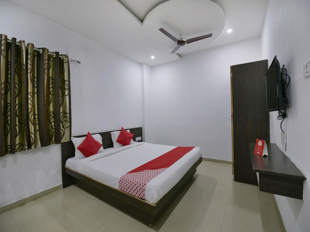 Oyo 9969 Hotel Kshipra Dham Уджайн Екстериор снимка