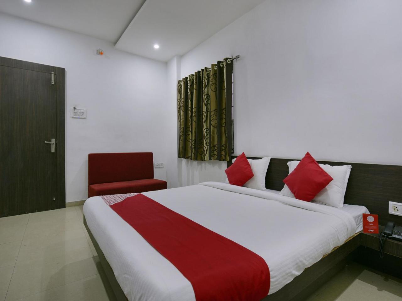 Oyo 9969 Hotel Kshipra Dham Уджайн Екстериор снимка