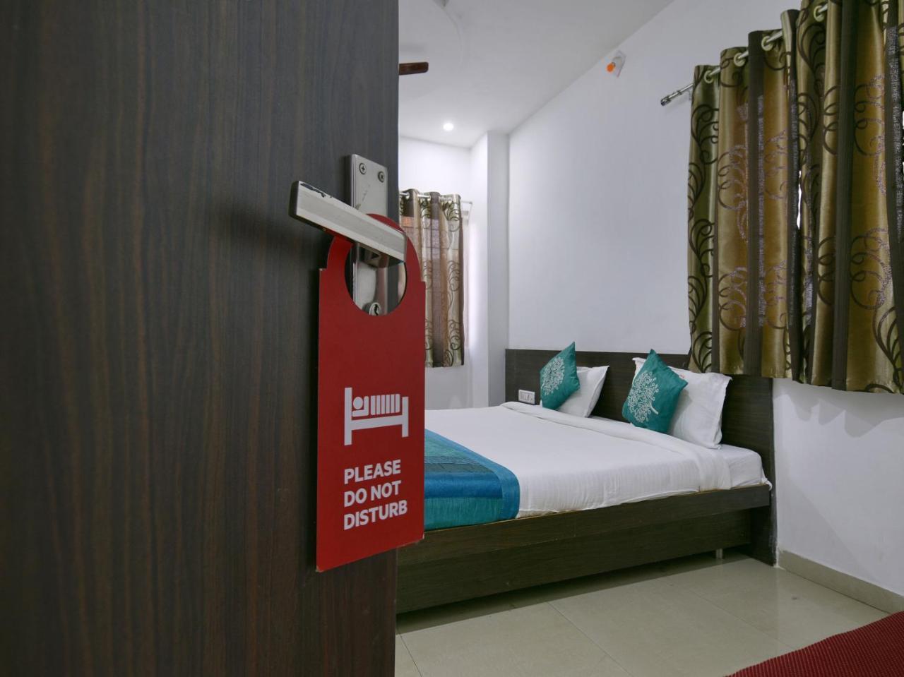 Oyo 9969 Hotel Kshipra Dham Уджайн Екстериор снимка