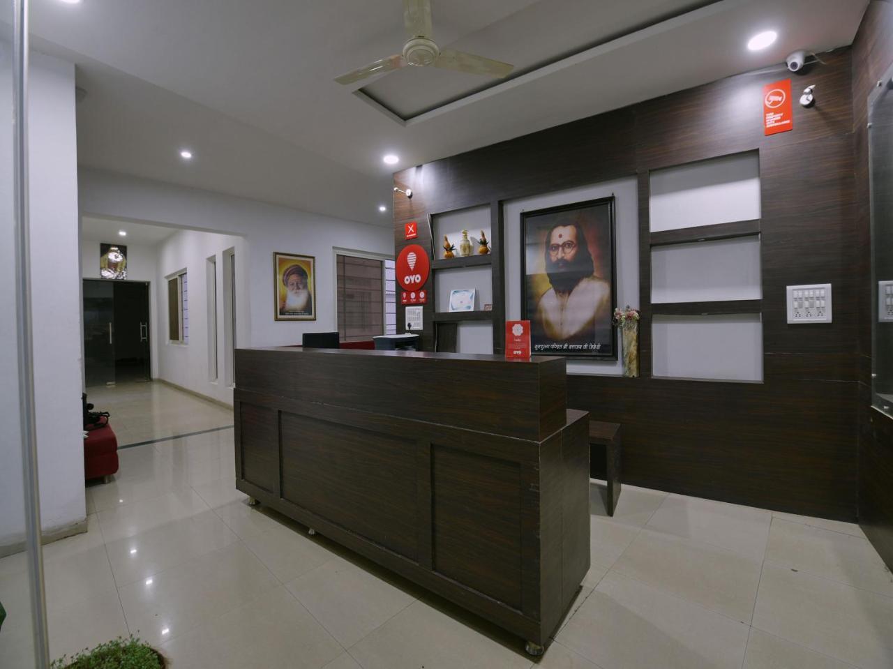 Oyo 9969 Hotel Kshipra Dham Уджайн Екстериор снимка