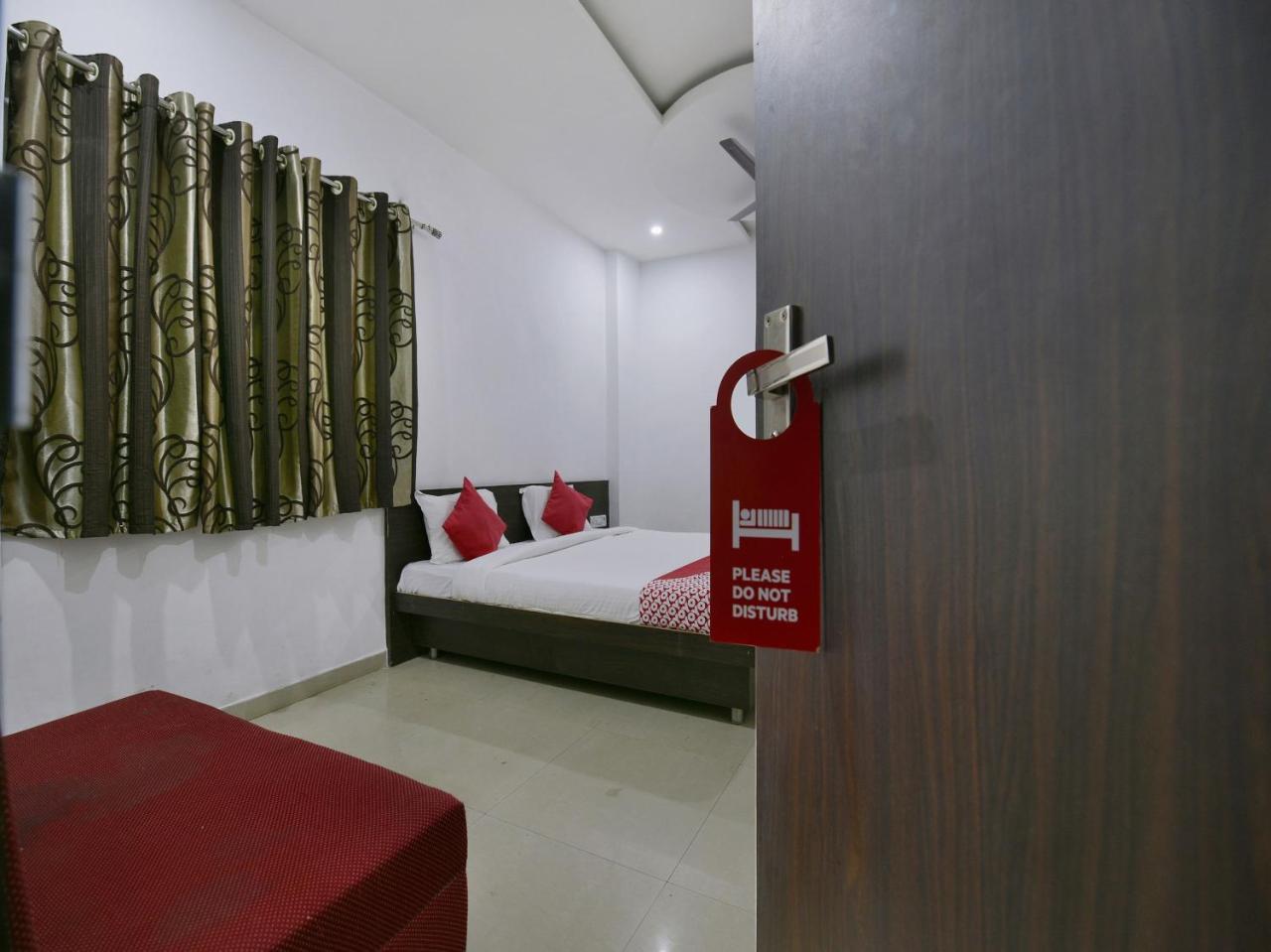 Oyo 9969 Hotel Kshipra Dham Уджайн Екстериор снимка