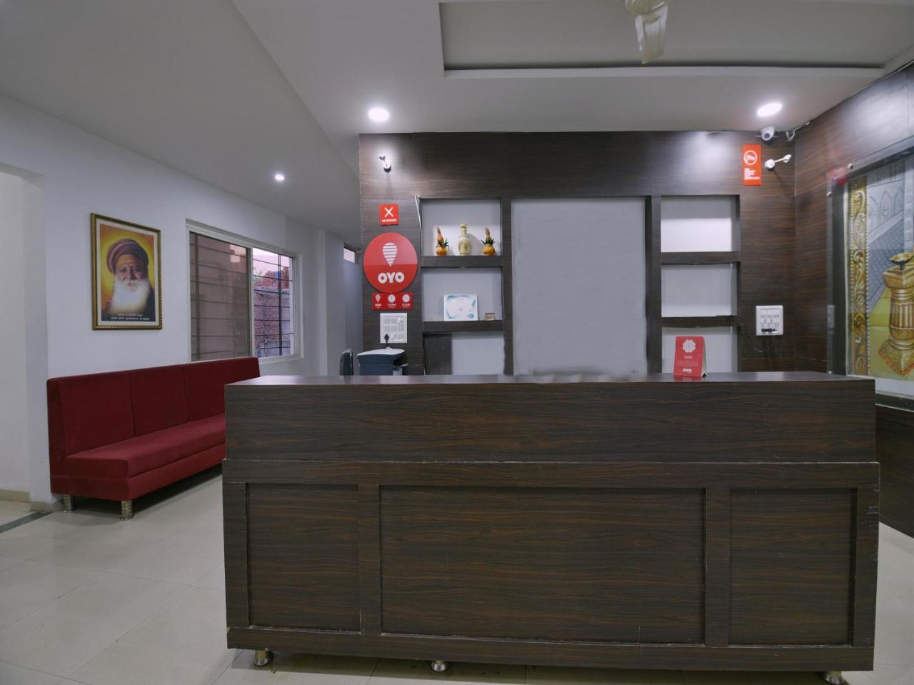Oyo 9969 Hotel Kshipra Dham Уджайн Екстериор снимка