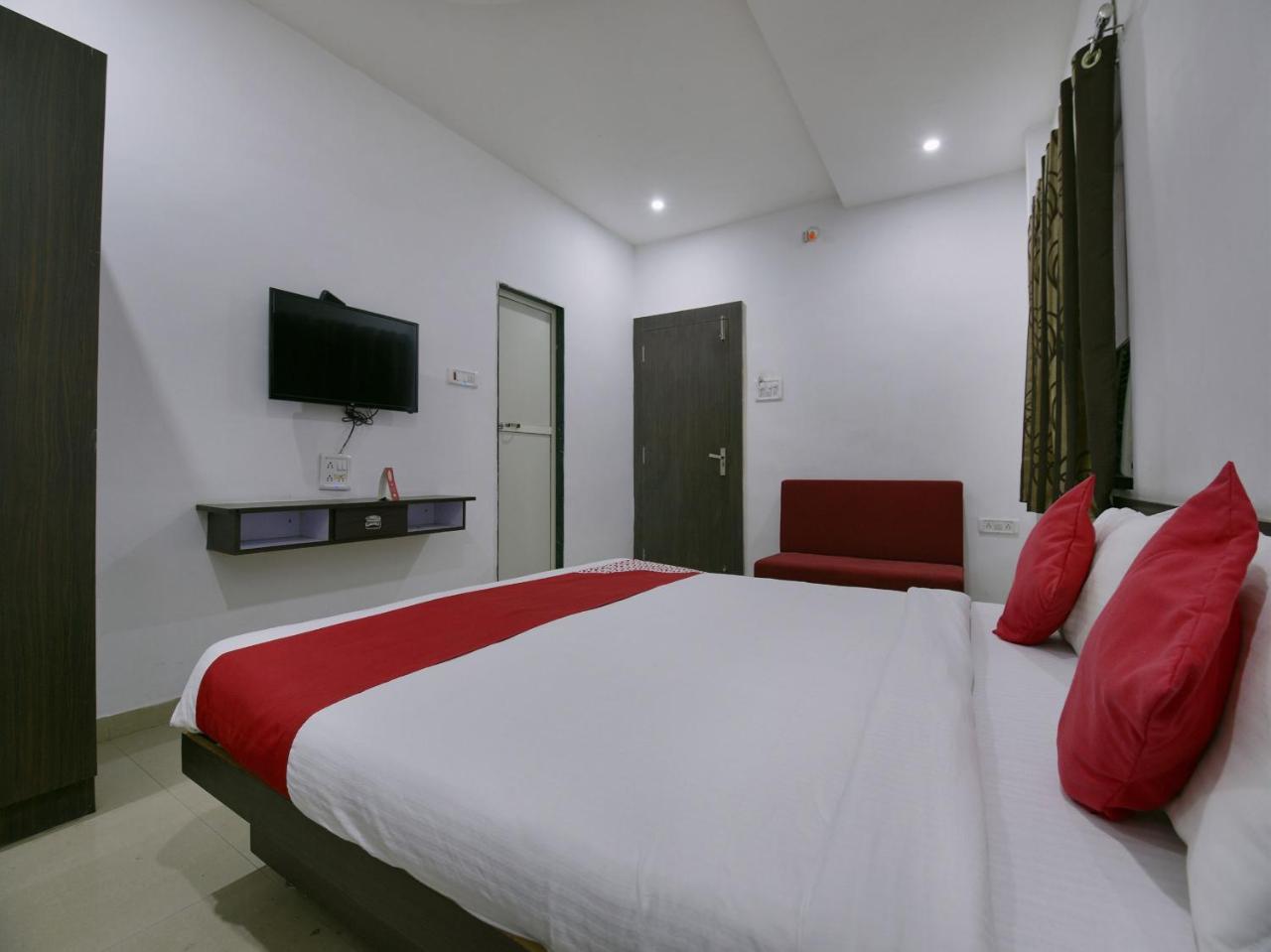 Oyo 9969 Hotel Kshipra Dham Уджайн Екстериор снимка