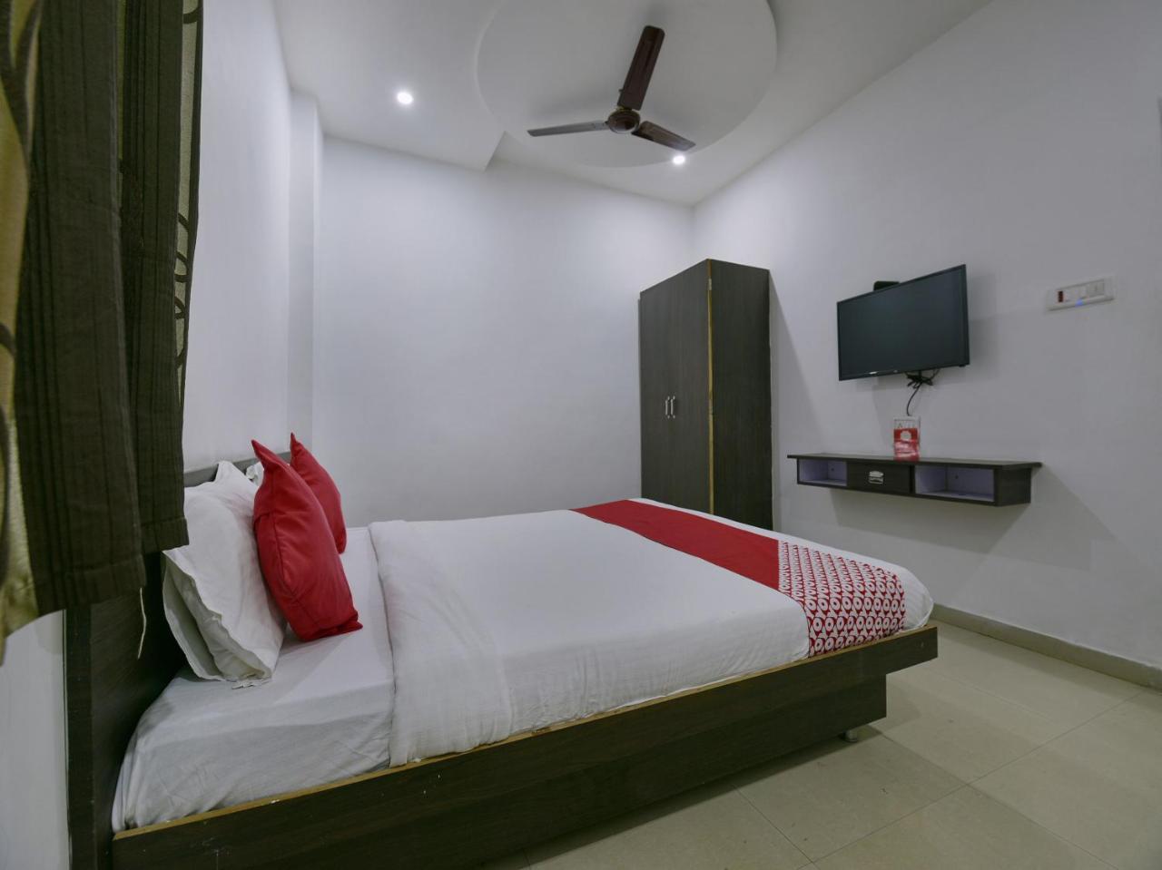 Oyo 9969 Hotel Kshipra Dham Уджайн Екстериор снимка