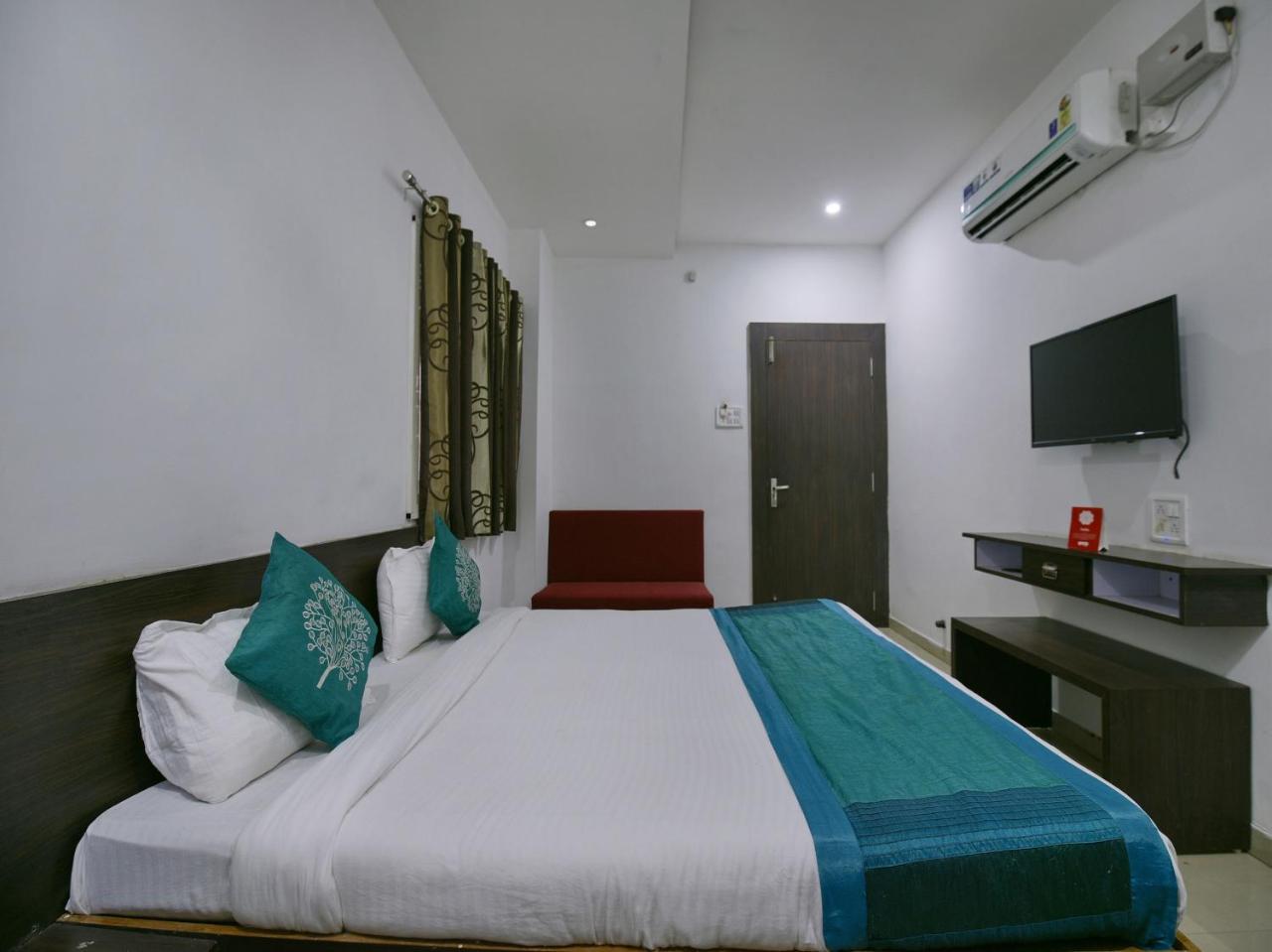 Oyo 9969 Hotel Kshipra Dham Уджайн Екстериор снимка