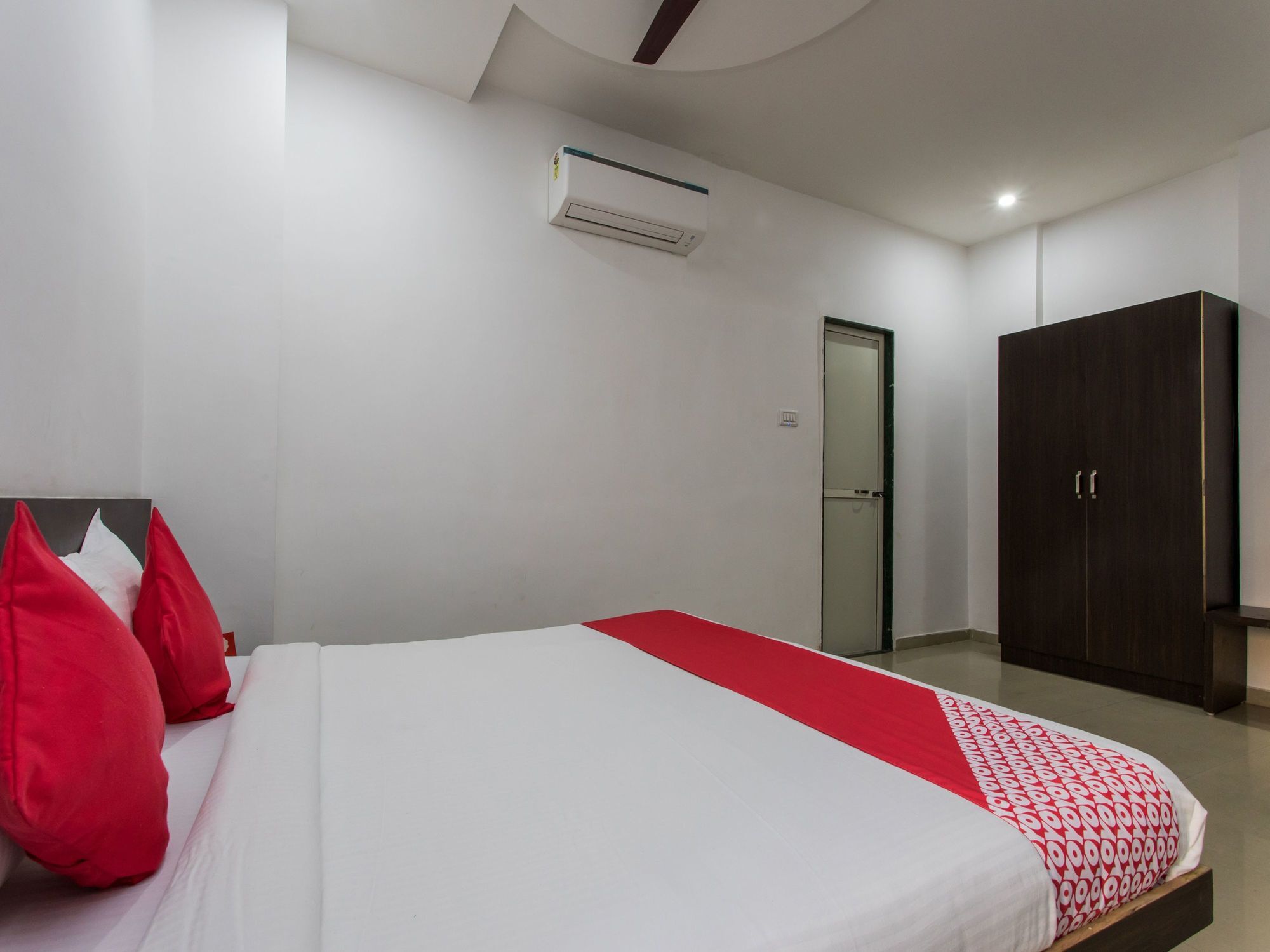 Oyo 9969 Hotel Kshipra Dham Уджайн Екстериор снимка