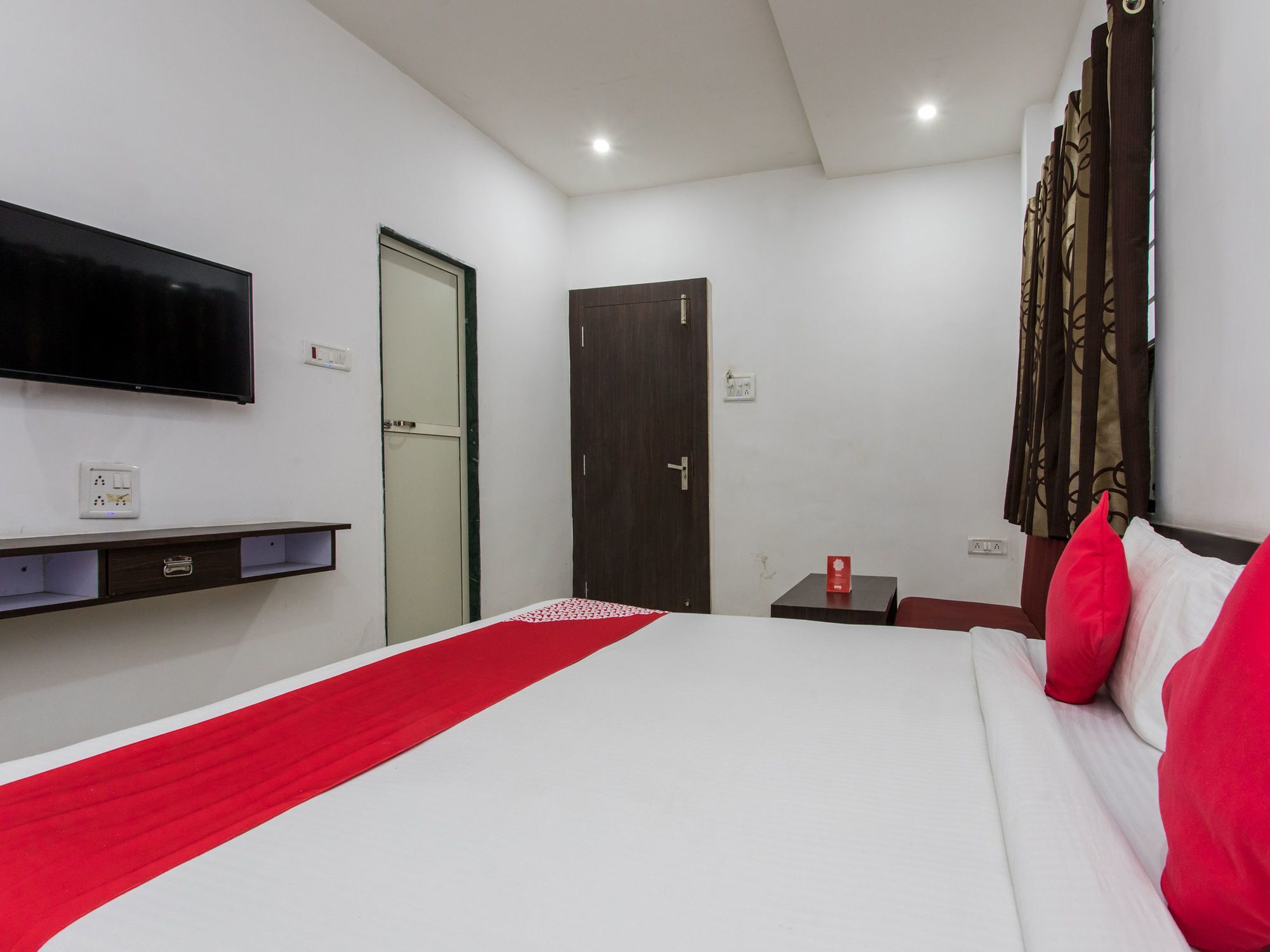 Oyo 9969 Hotel Kshipra Dham Уджайн Екстериор снимка